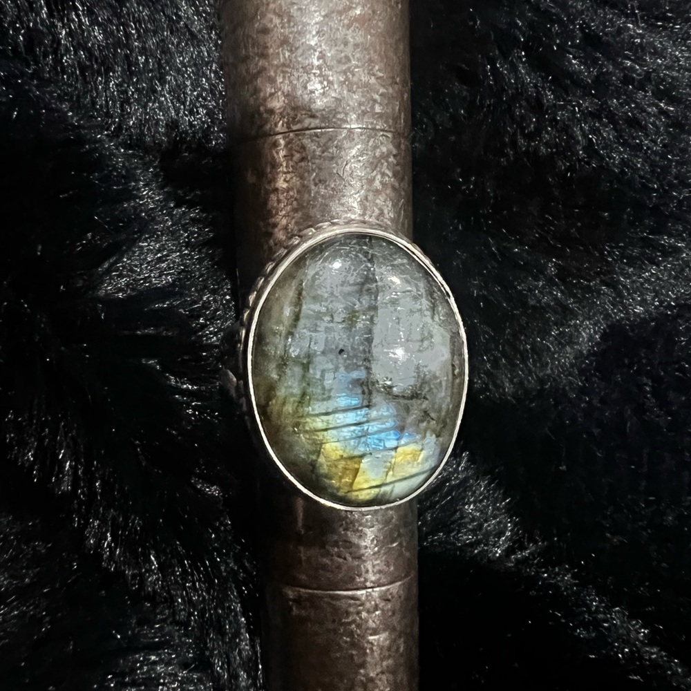 Elegant Silver and Blue Labradorite Ring